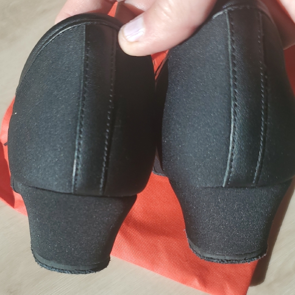 Gray Dance Shoes with Red Bag - Picture 5 of 5